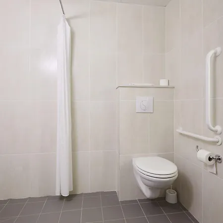 B&B Hotel Beziers Otel 2*